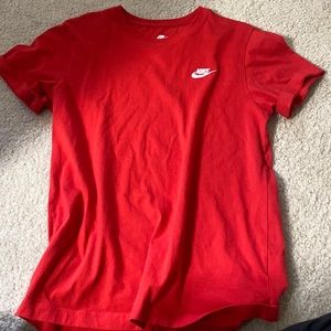 Red nike tee